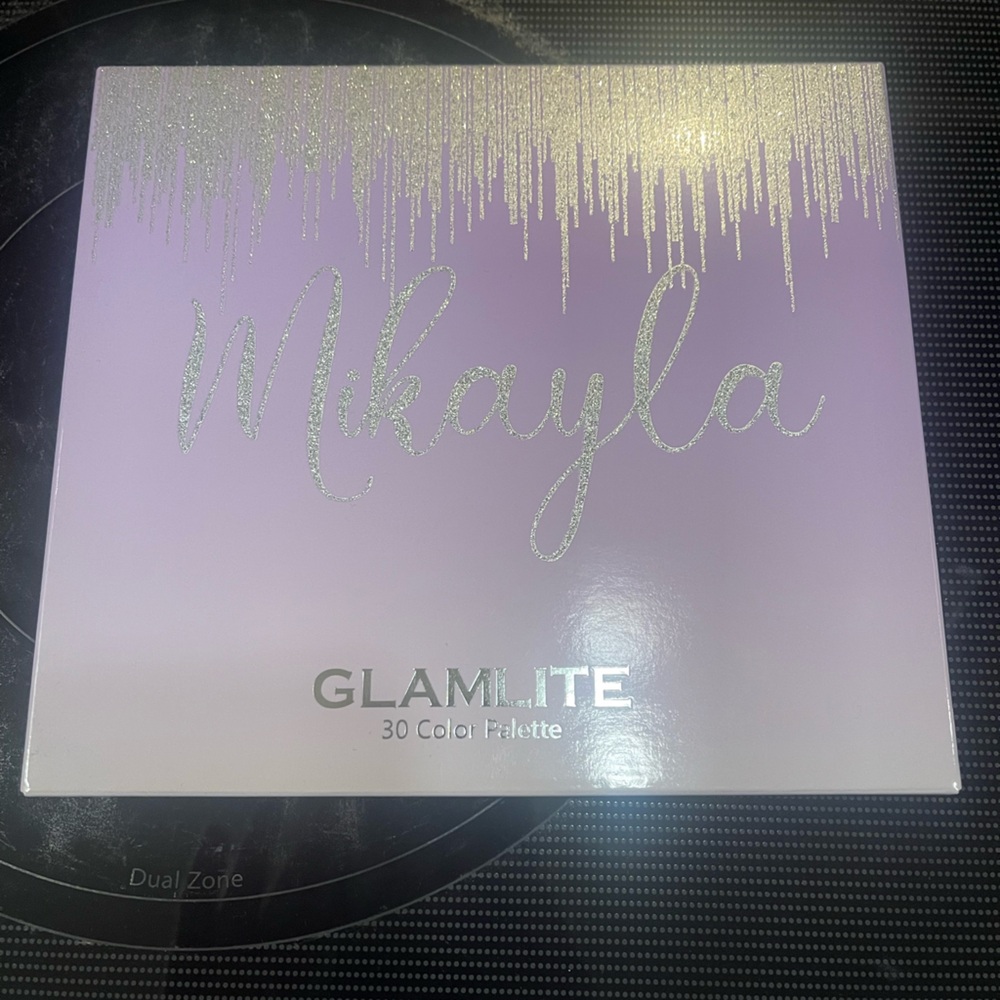 Glamlite Mikayla Eyeshadow Palette - Purple and Silver